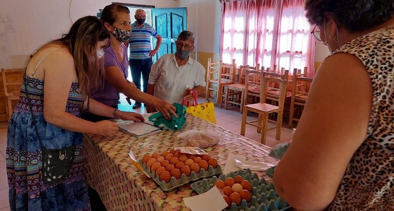 Instituciones sociales beneficiadas con el Programa Avícola de Alvear