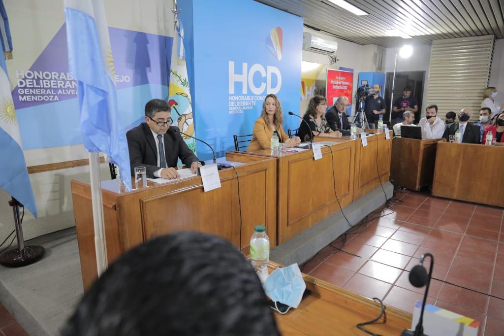 Anuncios, vivienda, asfaltos y un especial pedido a la oposición