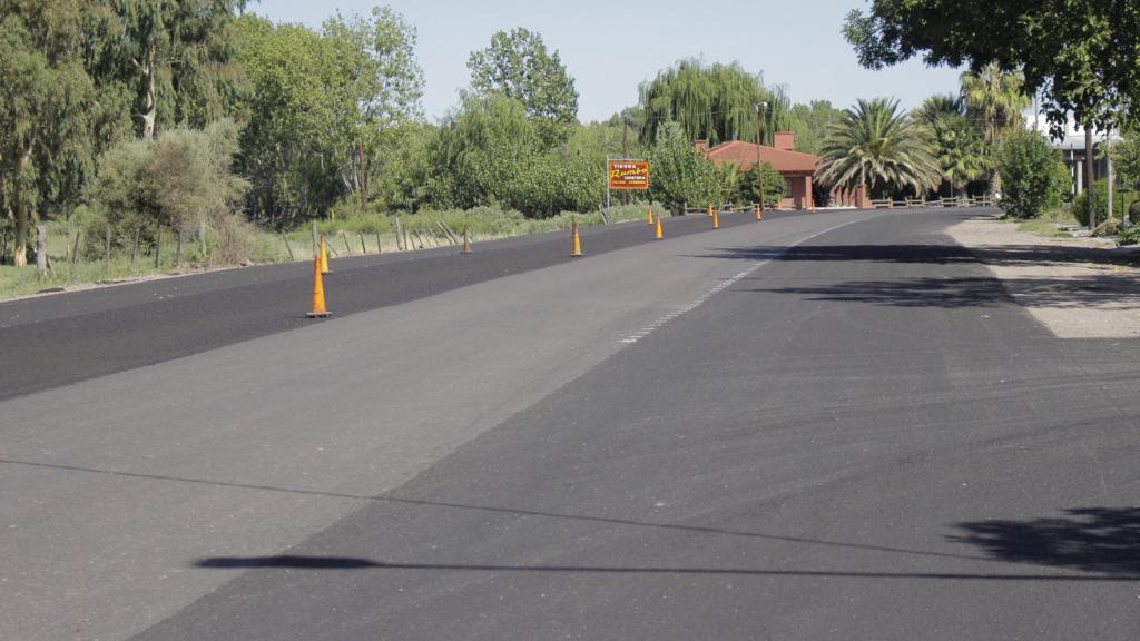 Avanzan las obras de asfalto en Alvear
