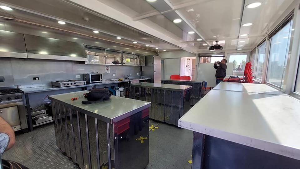 Se presentó en Ugacoop, el Aula Taller Móvil de Gastronomía