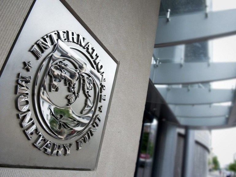 El FMI aprobó la flexibilización del programa económico y liberó un nuevo giro por US$5400 millones