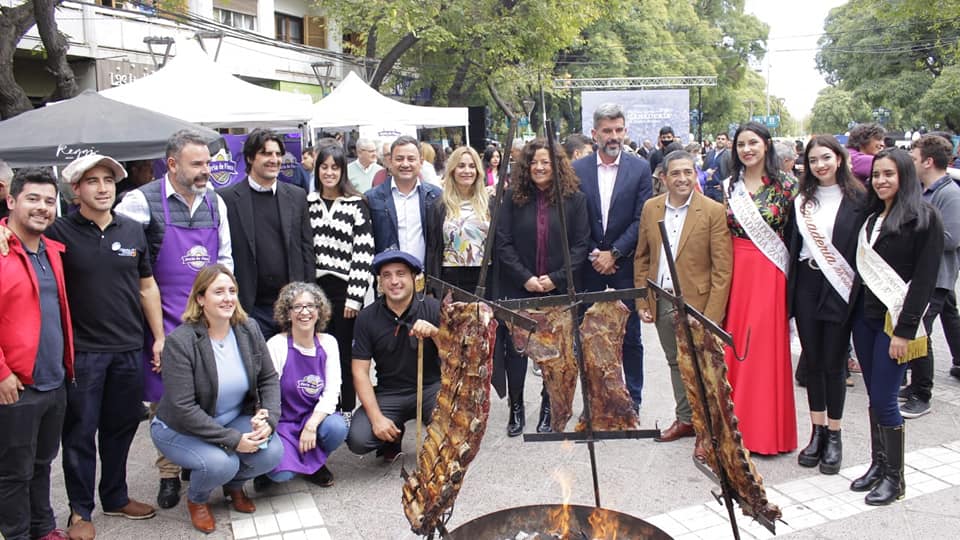 La Fiesta Nacional de la Ganadería se promocionó en la Peatonal de Mendoza, en una acción conjunta con esa Ciudad