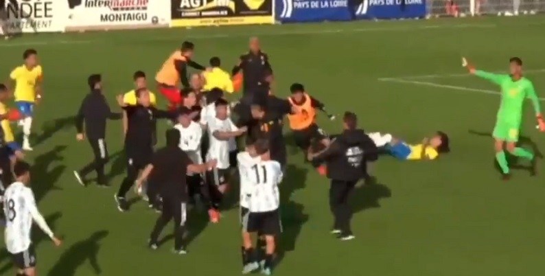 Escándalo entre Argentina y Brasil tras la final del torneo Sub 17 en Montaigu
