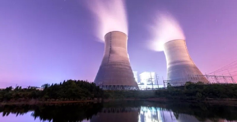 Cómo funciona la energía nuclear y qué desafíos enfrenta para reemplazar al gas y al petróleo