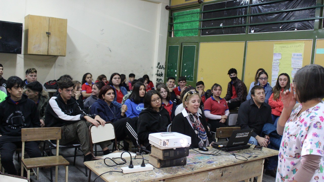 Se dictó la charla “Derechos en Salud Sexual y Reproductiva”, en la Escuela Rio Atuel