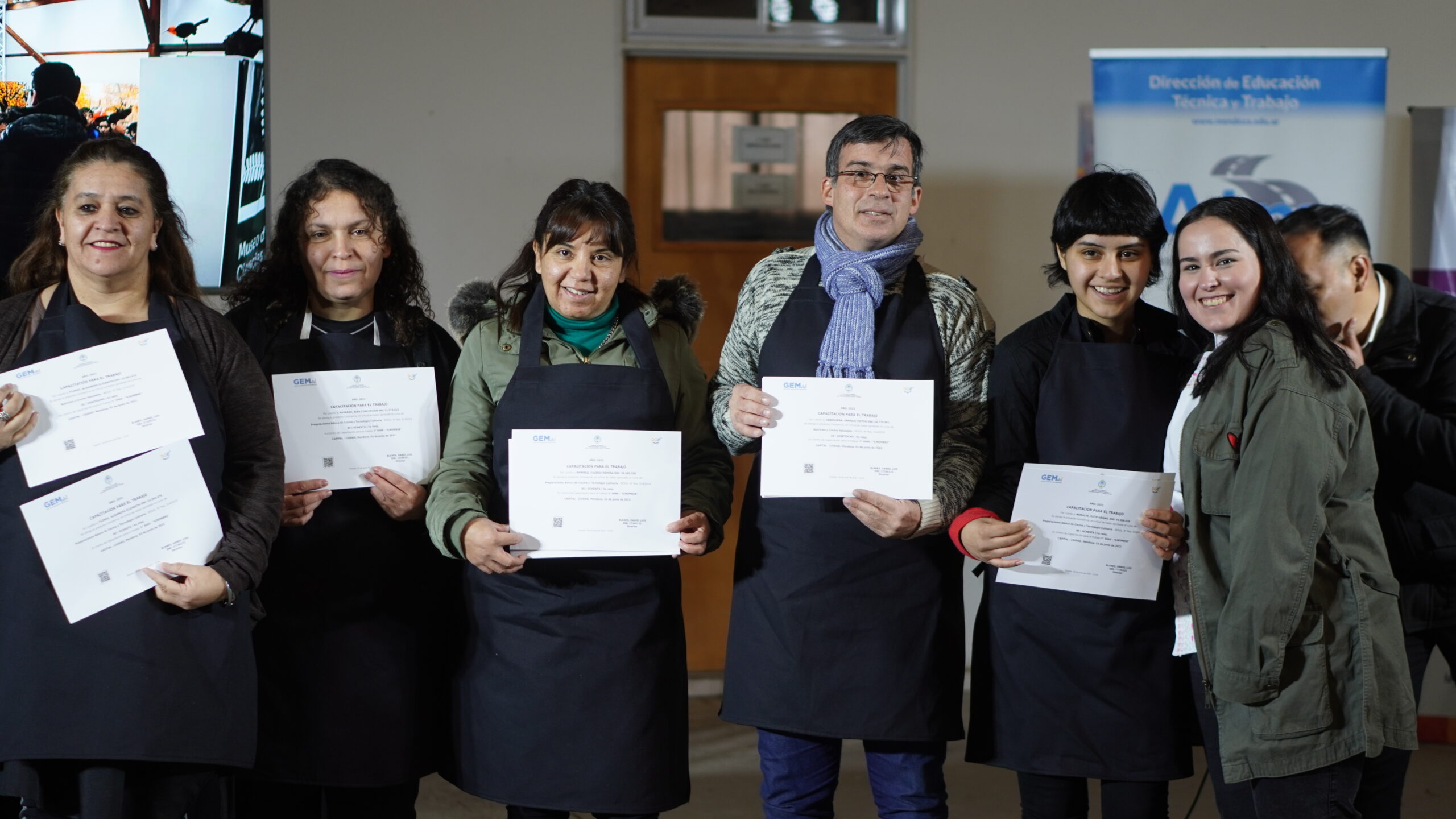 Se entregaron certificados a alumnos del Aula Taller Móvil de Gastronomía