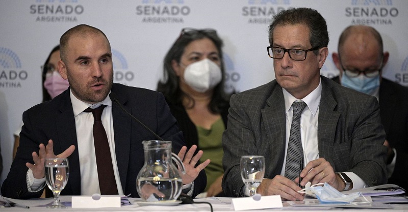 El BCRA avanzó con medidas para frenar la salida de dólares por las importaciones
