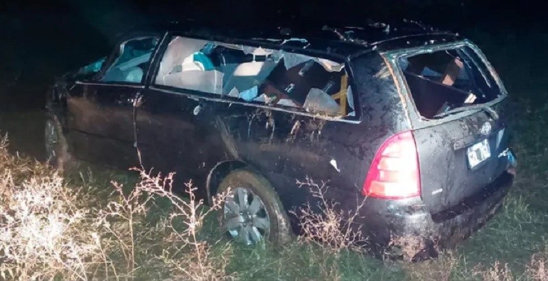 Misiones: manejaba borracho un coche fúnebre, cayó al arroyo y sus dos acompañantes murieron