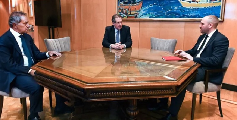 El Gobierno anunciará mañana medidas para frenar las importaciones: deuda, dólares y lo que se viene