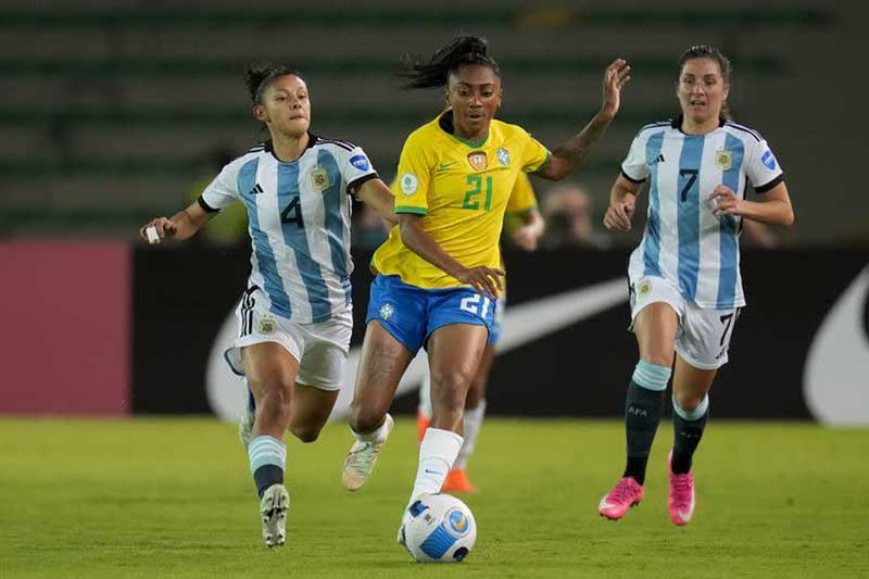 Julieta Cruz fue de la partida ante Colombia