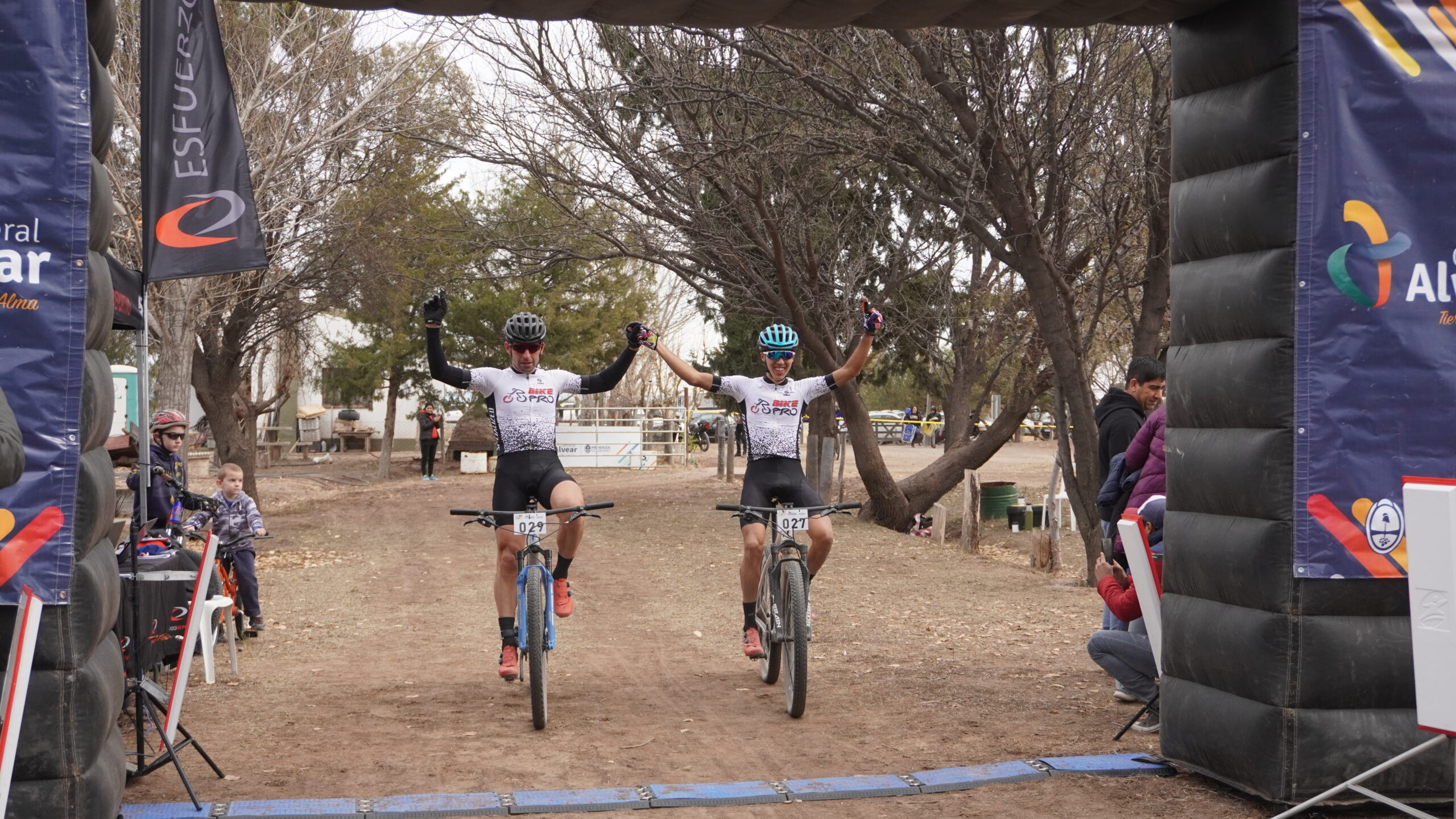 Gran jornada de Mountain Bike en la Reserva Natural El Trapal