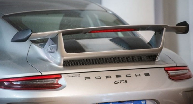 ATM secuestró un Porsche que debe $3,5 millones de patente