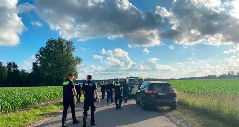 Milagro en Alemania: hallaron vivo a un niño de ocho años, desaparecido hace una semana en una alcantarilla