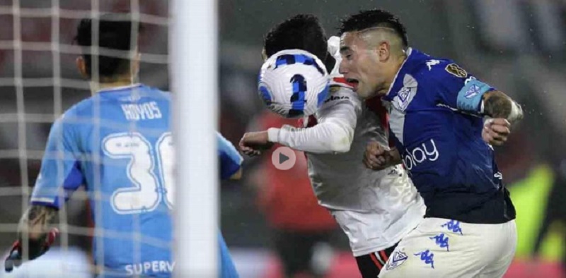 En un partido cargado de polémica, Vélez eliminó a River Plate