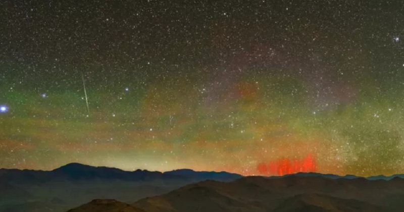 Qué son los rarísimos “duendes rojos” que aparecieron en el horizonte del desierto de Atacama en Chile