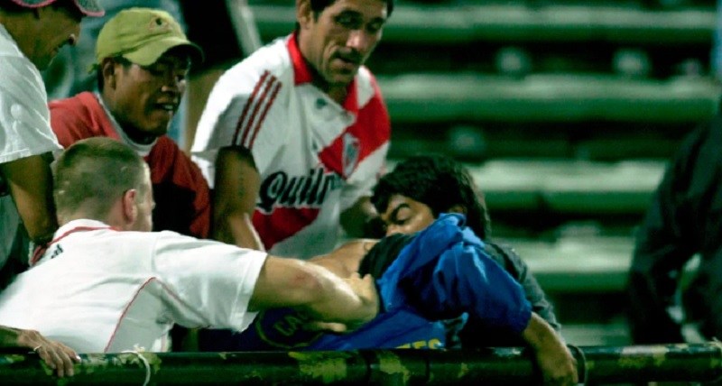 Banderas robadas, pacto roto y una venganza: historia de uno de los enfrentamientos más sangrientos de los Superclásicos