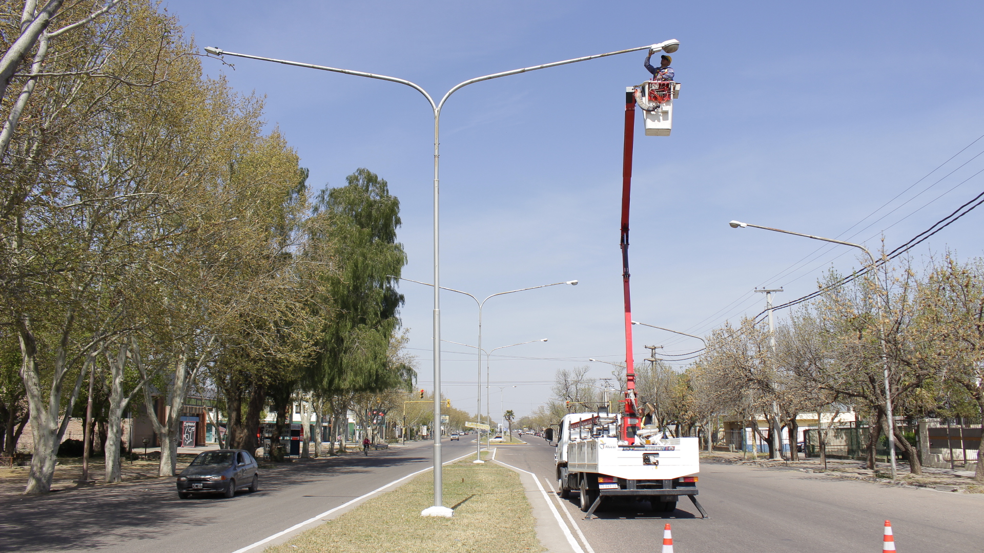 El Municipio trabaja en la instalación de 301 luminarias Led en Ciudad