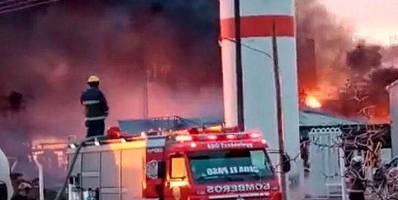 Impactante explosión en una refinería en Plaza Huincul: hay tres muertos