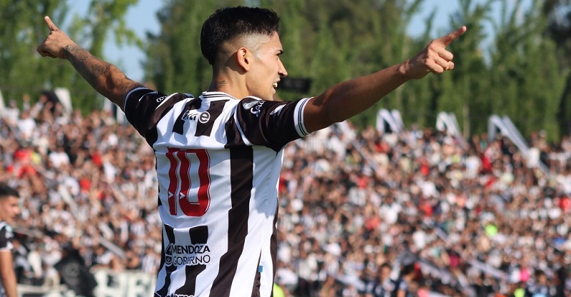 Gimnasia se quedó con el clásico y clasificó a semifinales