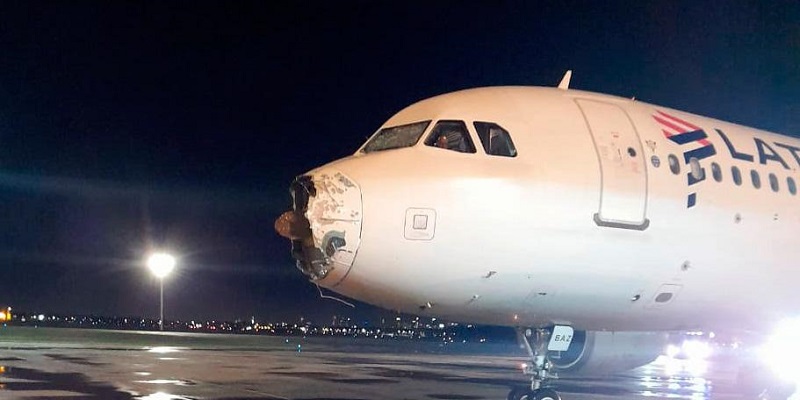 Pánico entre los pasajeros de un avión de Latam que atravesó una tormenta