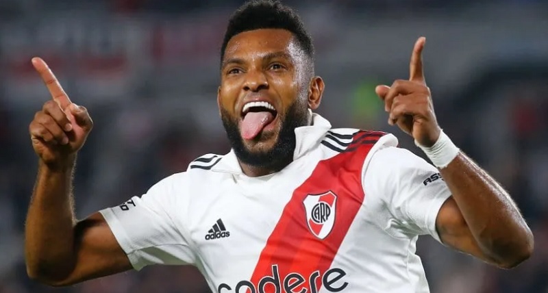 Con un doblete de Borja, River goleó a Estudiantes