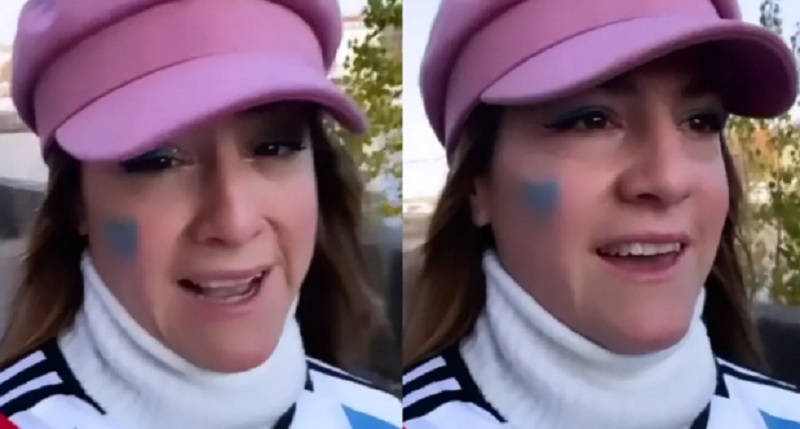 Salió a pasear con la camiseta de Argentina por París y un grupo de franceses la insultó: “Volvete a tu país”