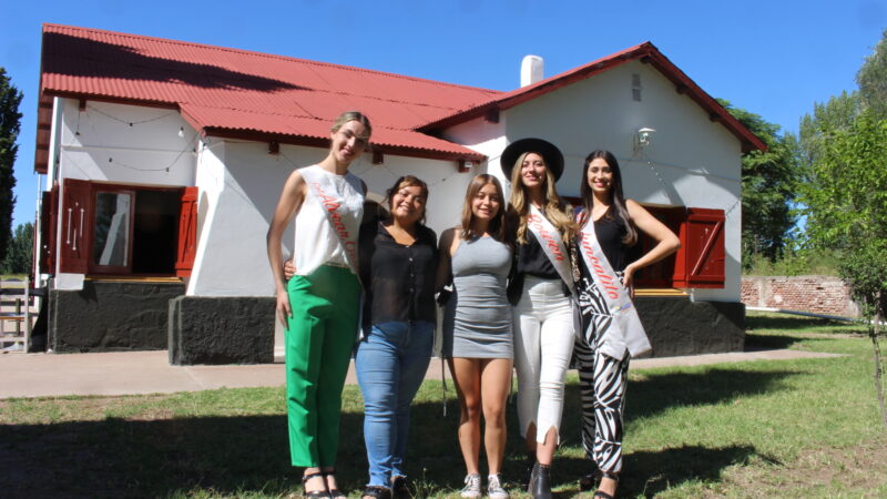 Las candidatas al cetro departamental continúan recorriendo los atractivos turísticos del departamento