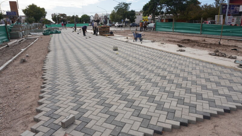 Avanzan las obras del Paseo de Artesanos y de asfaltos en Alvear