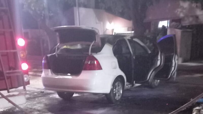 Incendiaron un automóvil en Barrio Irrigación