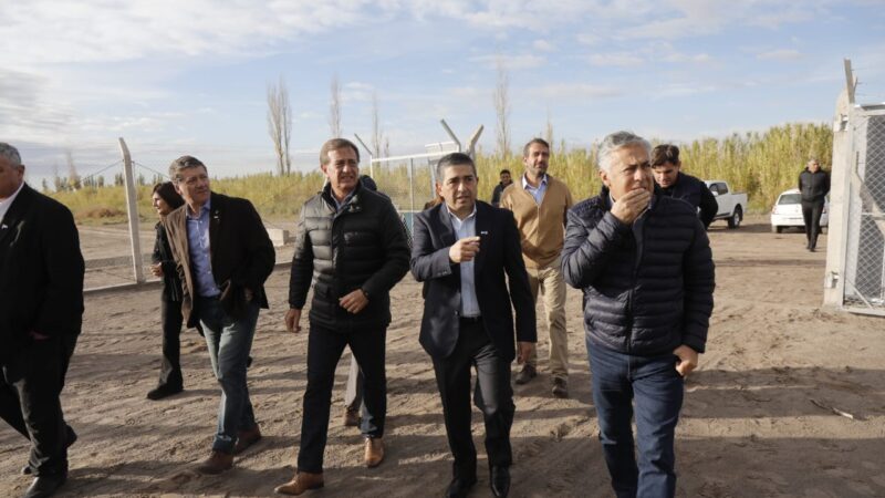 El Gobernador Suarez recorrió el nuevo reservorio Bosch