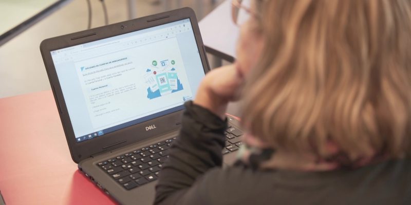 Lanzan nueva capacitación gratuita en inglés técnico para programación y otros empleos