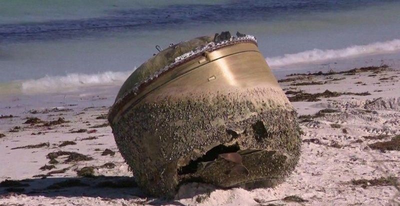 Objeto encontrado en una playa de Australia desconcierta a las autoridades