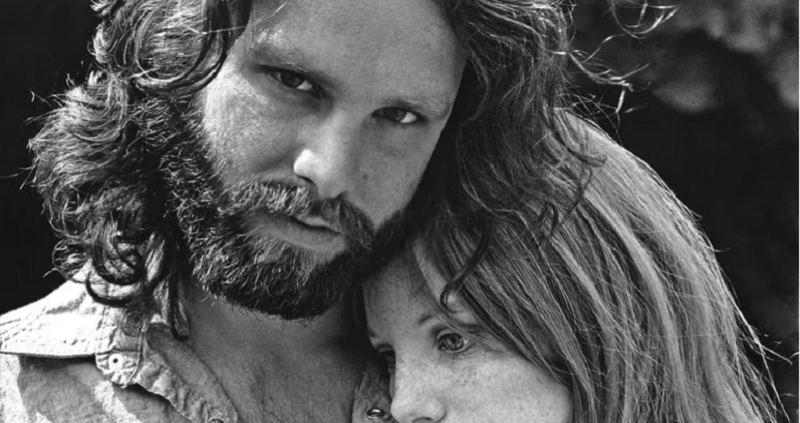El último concierto de The Doors, las horas finales de Jim Morrison y los misterios que aún persisten