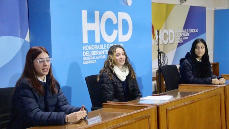 Alumnos de la Escuela de Agricultura se reunieron con concejales