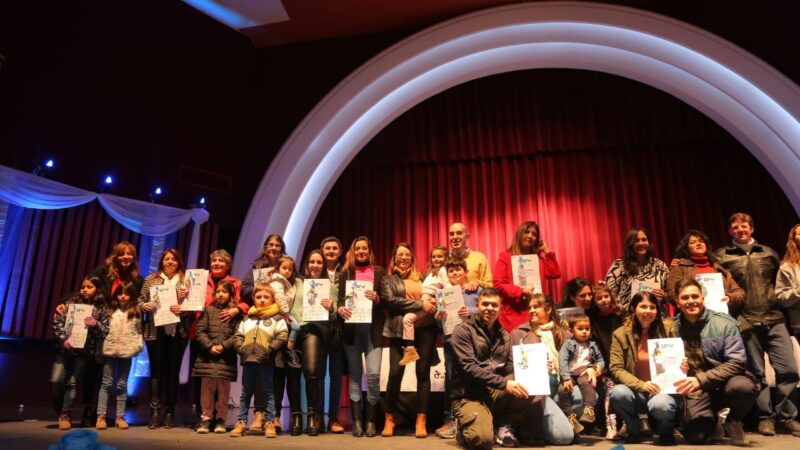 El Gobernador Rodolfo Suarez entregó viviendas en General Alvear