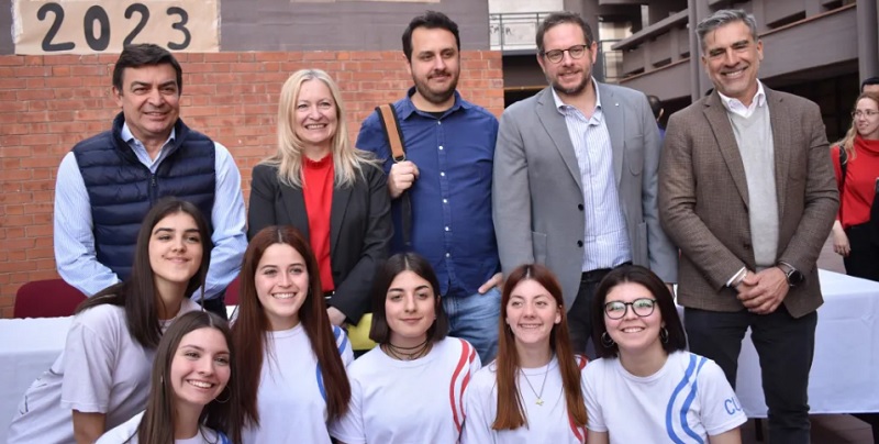 Los candidatos a la gobernación se sacaron chispas en el primer debate