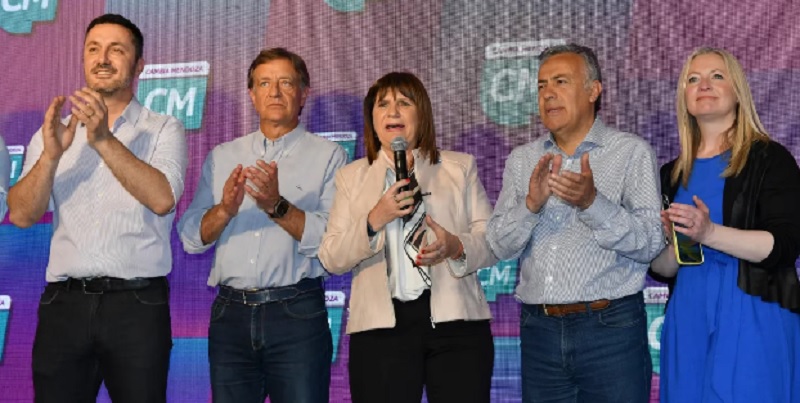 Bullrich aterriza en Mendoza para su cierre de campaña