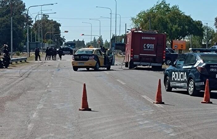 Esquivó un perro en la ruta, pero terminó chocando