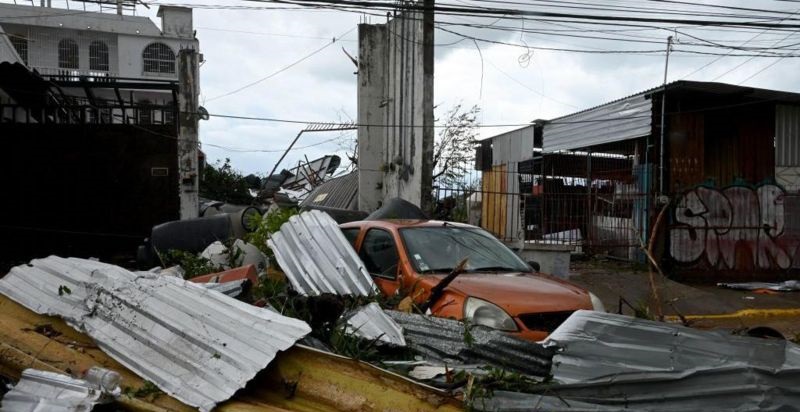 El huracán Otis deja al menos 27 muertos y grandes destrozos a su paso México