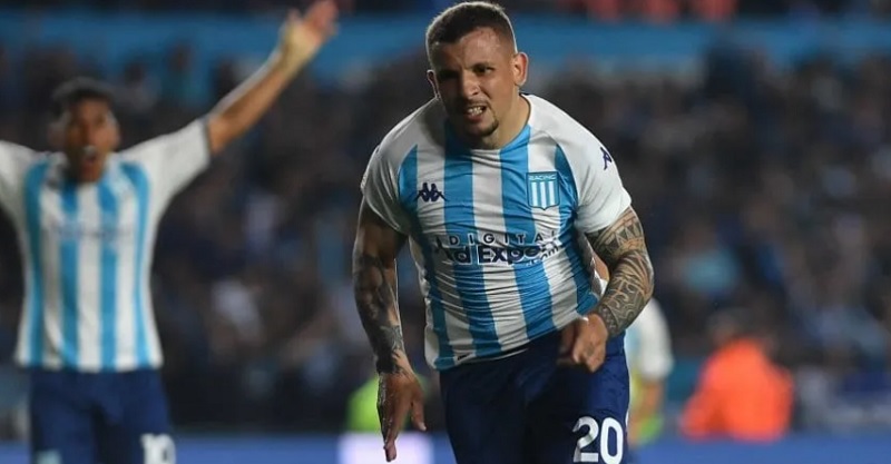 Racing derrotó a Boca en un final de película