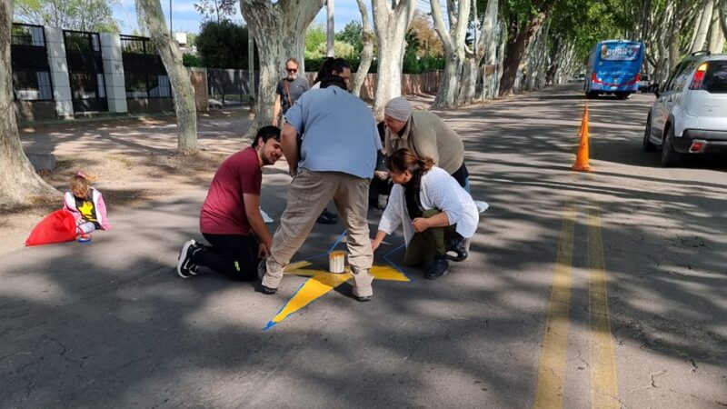 Pintaron una estrella amarilla en la Diagonal en memoria de un joven fallecido