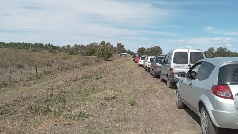 Largas filas para cargar combustible