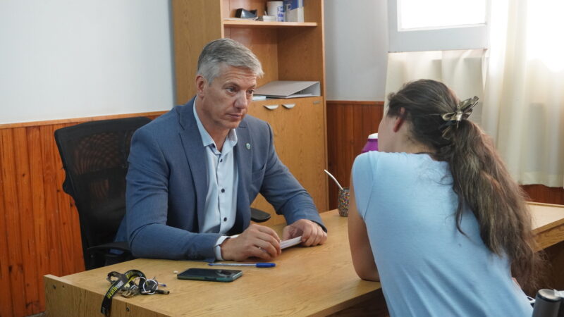 Molero anunció fuertes medidas de recorte