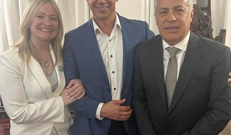 Molero presente en la asunción de Cornejo