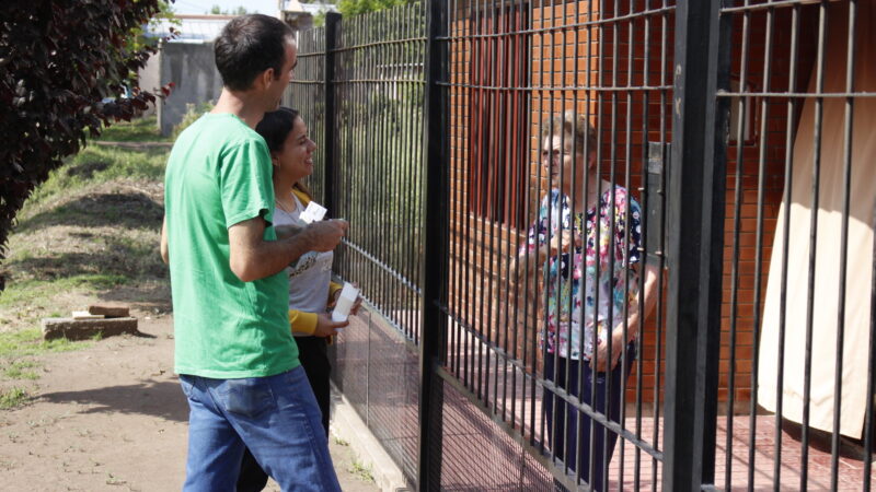 Concientización puerta a puerta en Alvear Oeste