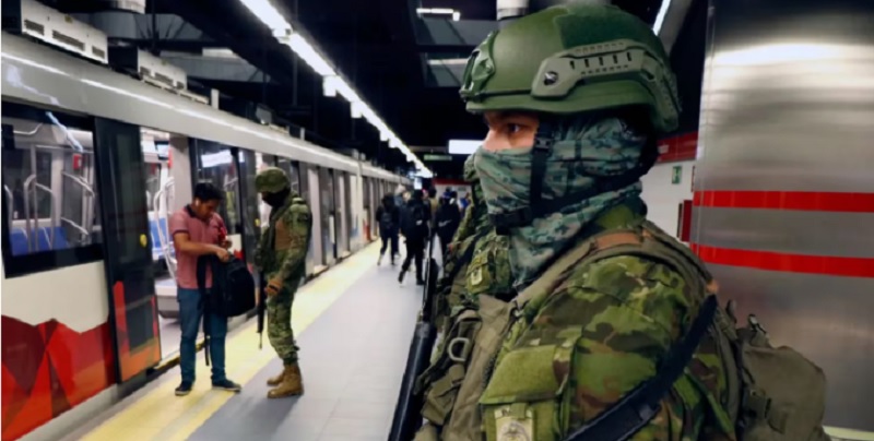 El miedo se apodera de Ecuador: los militares custodian las calles y los comercios permanecen cerrados