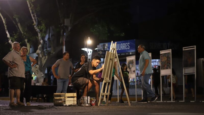 Continúa con éxito la Peatonal del Arte