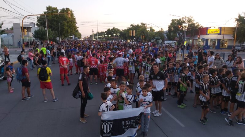 Niños de todo el país llegan al torneo de fútbol Alvear Cup