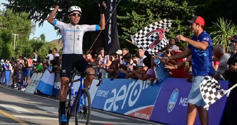 João Rossi se quedó con la tercera etapa de la Vuelta de Mendoza