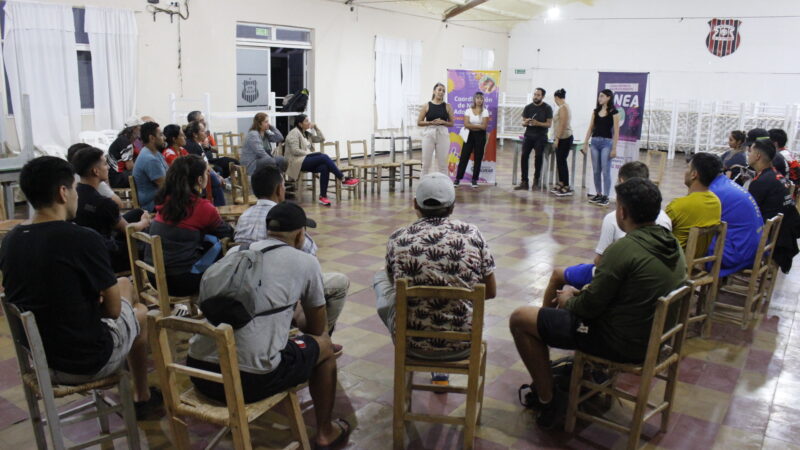 Capacitación a profesores y dirigentes sobre los derechos integrales de los niños